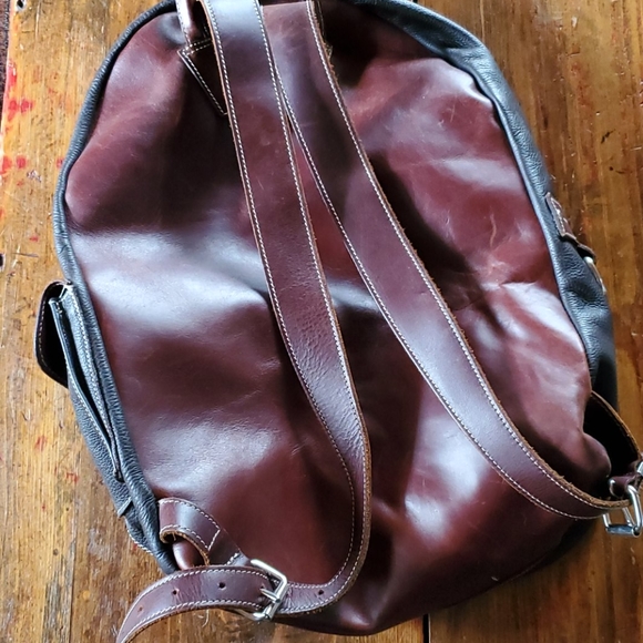 Roots leather backpack - Picture 3 of 6